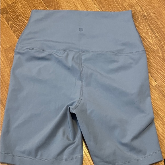 Yogalicious Women's Slate Blue Bike Shorts medium like new - Picture 4 of 4